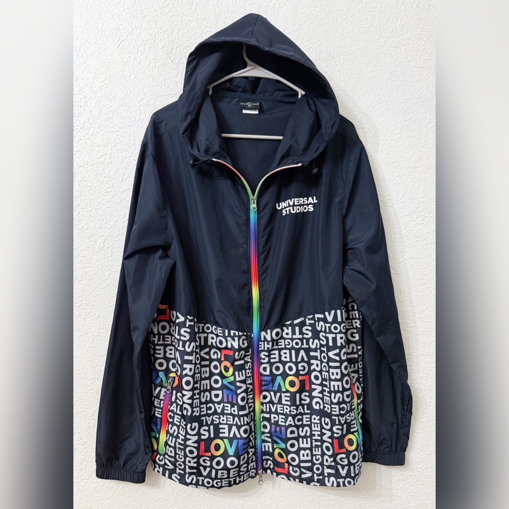 Universal Studios Love is Universal Adult Hooded Windbreaker Size Large